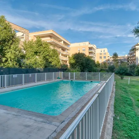 Appartement A C 2bdr 6p Flat Just Two Minutes From The Beach!