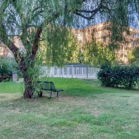 A C 2bdr 6p Flat Just Two Minutes From The Beach! * Antibes
