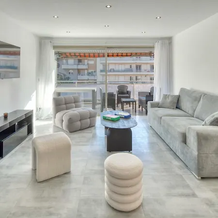 A C 2bdr 6p Flat Just Two Minutes From The Beach! شقة *