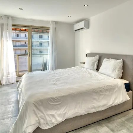 شقة A C 2bdr 6p Flat Just Two Minutes From The Beach! *