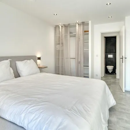 아파트 A C 2bdr 6p Flat Just Two Minutes From The Beach!
