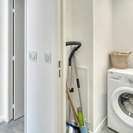 Apartamento A C 2bdr 6p Flat Just Two Minutes From The Beach! Antibes