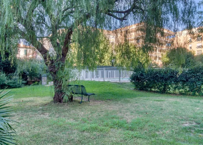 A C 2bdr 6p Flat Just Two Minutes From The Beach! * أنتيب